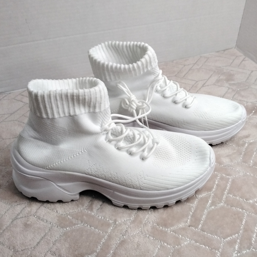 Womens 8.5 white running shoes NWOT